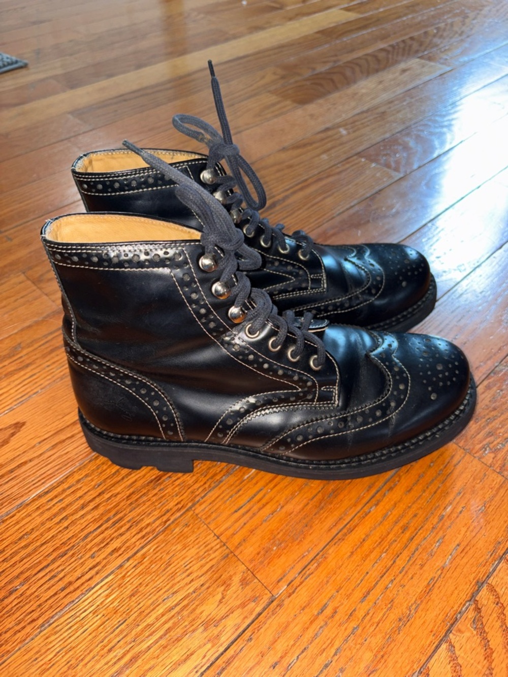 John Fluevog Men Black Leather Brogue Wingtip Lace Up Seventh Heaven Sole Boot